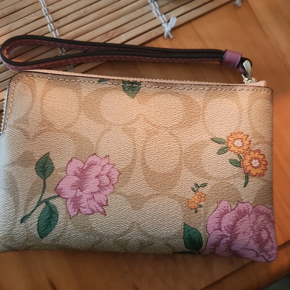 Coach Signature Corner Zip Wristlet Pre Rose NEW - Picture 5 of 6